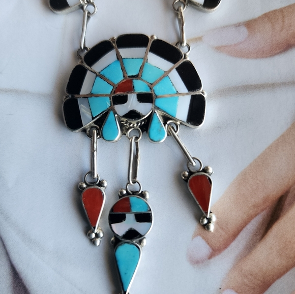 Elegant Zuni Sterling Silver and Turquoise Necklace Set (Comes w/ Matching Ring) - Picture 4 of 8